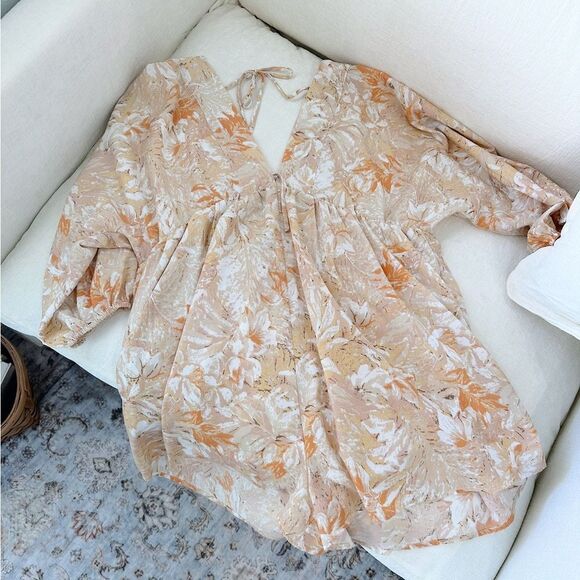 Lush Floral Romper - Picture 1 of 3